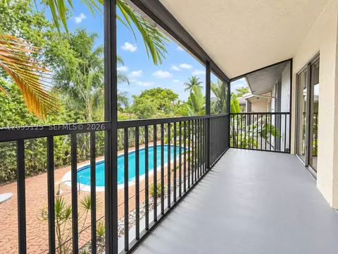 Exterior - 8982 W Sample Rd #204, Coral Springs, FL 33065 photo 3 of 4