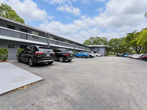 8982 W Sample Rd #204, Coral Springs, FL 33065