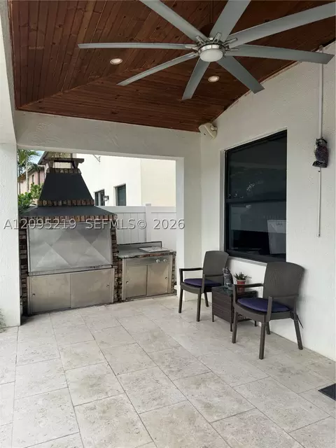 8818 W 33 Rd Ave, Hialeah, FL 33018 photo 9