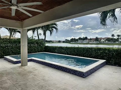 8818 W 33 Rd Ave, Hialeah, FL 33018 photo 10
