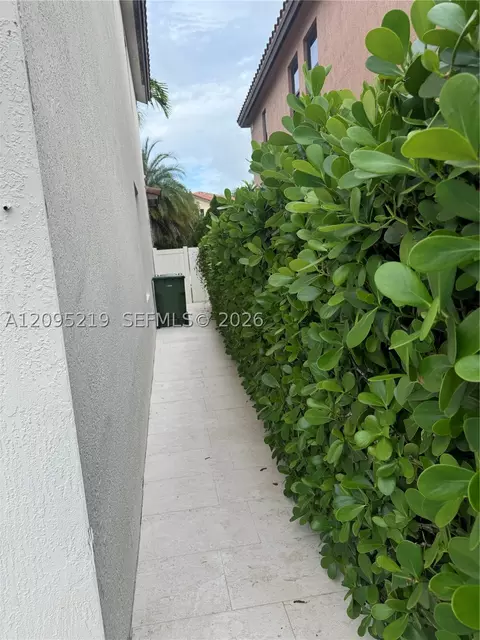 8818 W 33 Rd Ave, Hialeah, FL 33018 photo 8