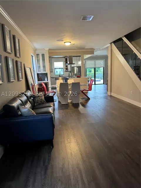 8818 W 33 Rd Ave, Hialeah, FL 33018 photo 7