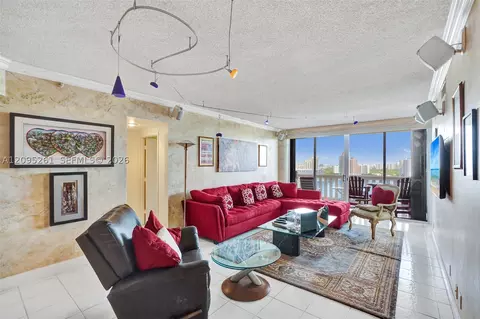 3000 Island Bl #2304, Aventura, FL 33160
