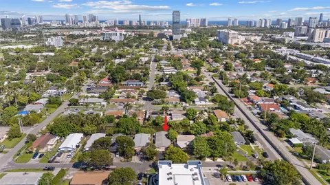 1001 SW 4th Ter, Hallandale Beach, FL 33009