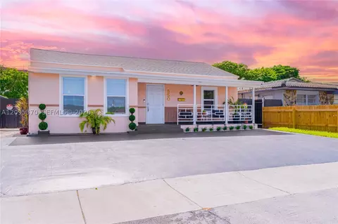 550 NW 43rd Pl, Miami, FL 33126