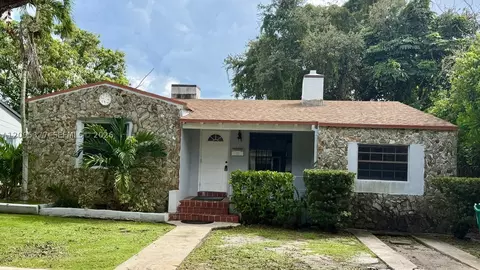570 NW 41st St, Miami, FL 33127
