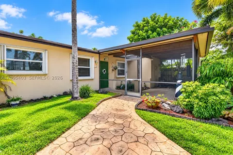 7140 Meade St, Hollywood, FL 33024