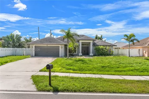 912 SW Paar Dr, Port Saint Lucie, FL 34953