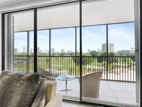 20379 W Country Club Dr #536, Aventura, FL 33180