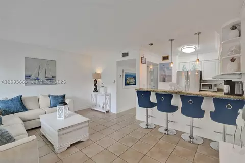 2124 NE 5th Ave #107, Wilton Manors, FL 33305