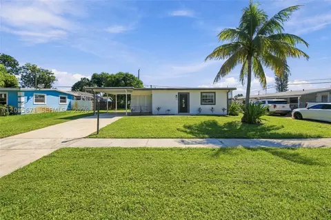 1944 Baythorne Rd, West Palm Beach, FL 33415