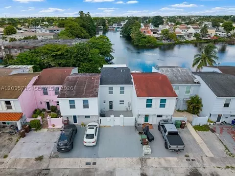 View/Area - 1369 W 69th St, Hialeah, FL 33014 photo 1 of 3