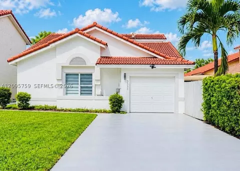 5531 NW 188th St, Miami Gardens, FL 33055