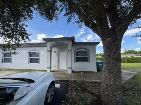 28402 SW 141st Pl, Homestead, FL 33033