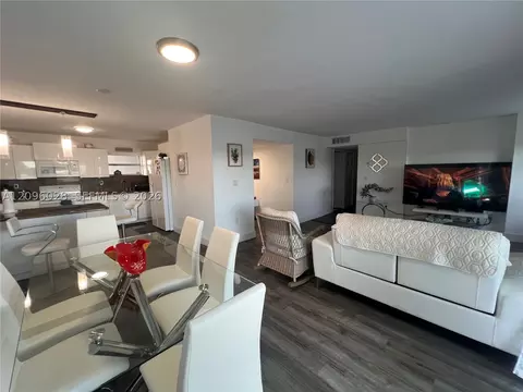 6300 SW 138th Ct #405, Miami, FL 33183