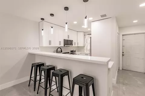 807 W Oakland Park Blvd #H12, Oakland Park, FL 33311