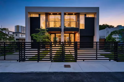 925 SW 10th Ave, Miami, FL 33130