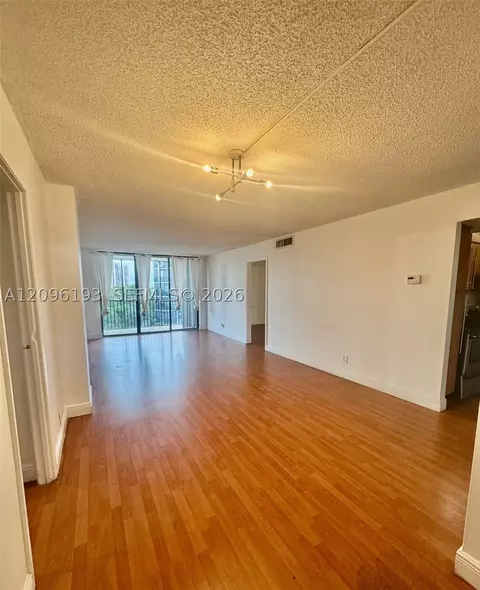 3475 N Country Club Dr #601, Aventura, FL 33180