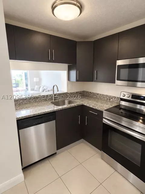 486 NW 165th St Rd #B-603, Miami, FL 33169
