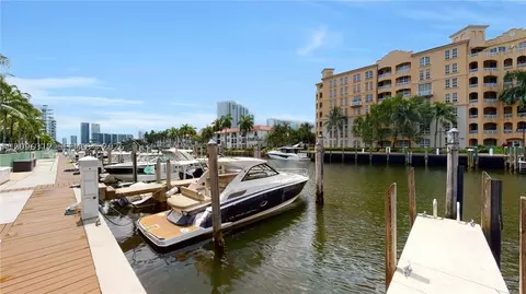 2950 NE 188th St, Aventura, FL 33180