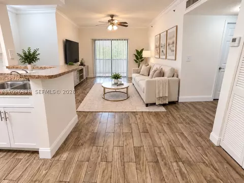 220 SW 116th Ave #15105, Pembroke Pines, FL 33025