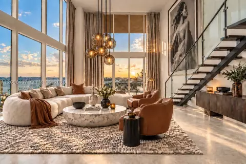 1040 Biscayne Blvd #3704, Miami, FL 33132