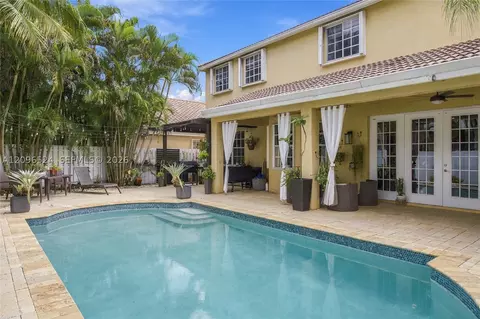 447 Cambridge Dr, Weston, FL 33326