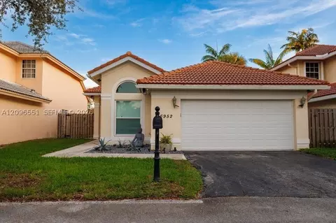 6952 NW 27th Ct, Margate, FL 33063