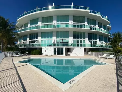 2000 Bay Dr #203, Miami Beach, FL 33141