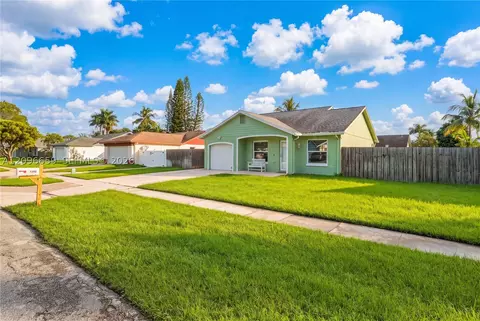 1290 Mc Dermott Ln, Royal Palm Beach, FL 33411