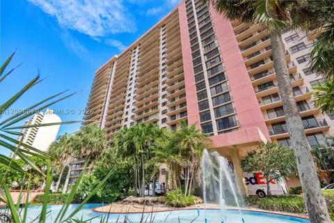 210 174th St #407, Sunny Isles Beach, FL 33160