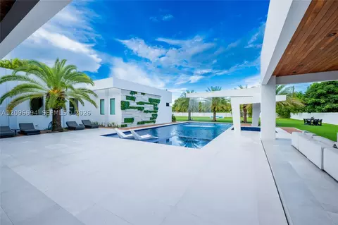 9890 SW 64th St, Miami, FL 33173