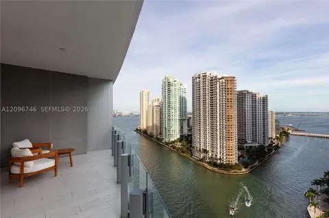 300 S Biscayne Blvd Way #2107, Miami, FL 33131