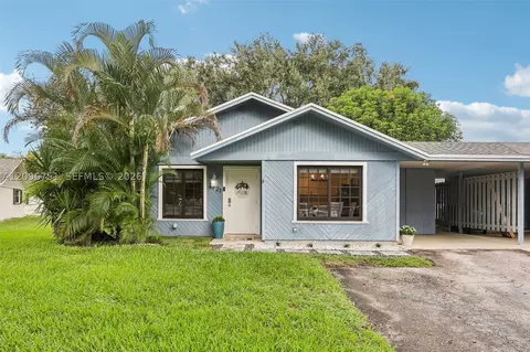 3721 W Valley Green Dr #48, Davie, FL 33328