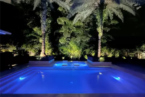 Exterior - 7985 SW 99th St, Miami, FL 33156 photo 7 of 8
