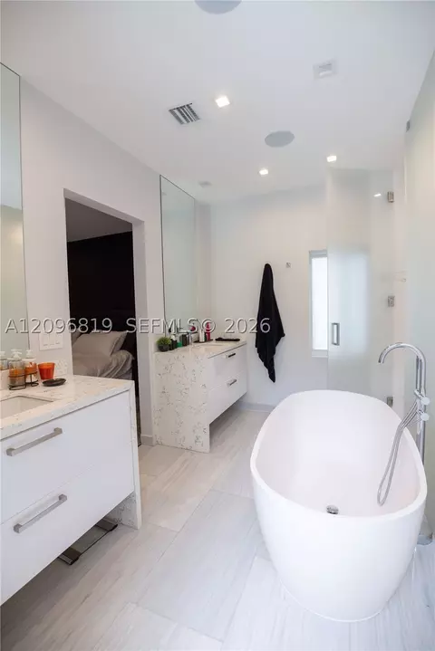 Bath - 7985 SW 99th St, Miami, FL 33156 photo 3 of 8