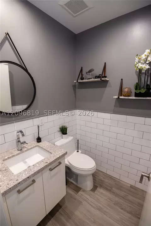Bath - 7985 SW 99th St, Miami, FL 33156 photo 5 of 8