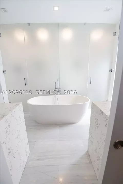 Bath - 7985 SW 99th St, Miami, FL 33156 photo 2 of 8