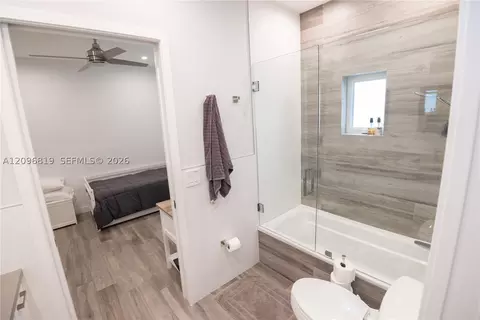 Bath - 7985 SW 99th St, Miami, FL 33156 photo 6 of 8