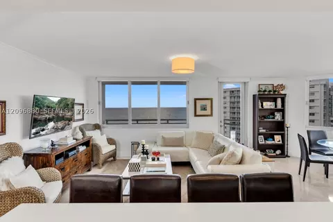 7135 Collins Ave #1126, Miami Beach, FL 33141