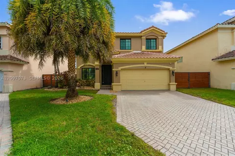 2001 NW 99th Ter, Pembroke Pines, FL 33024