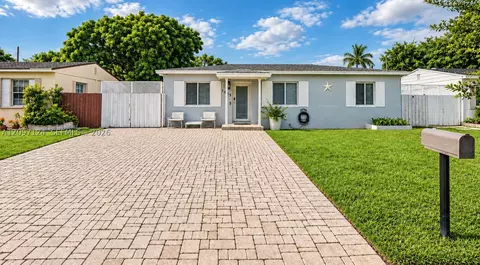 1435 NE 141st St, North Miami, FL 33161
