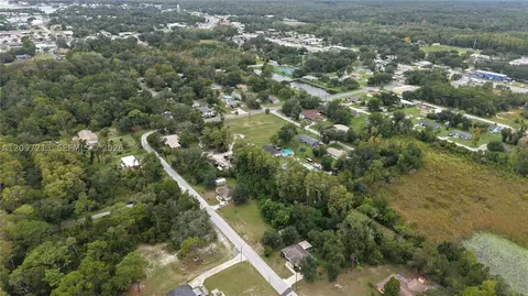 930 NE 1st Ter, Crystal River, FL 34429 photo 5