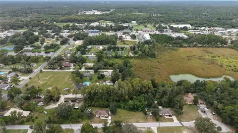 930 NE 1st Ter, Crystal River, FL 34429 photo 4