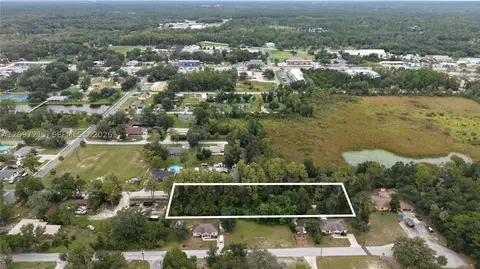 930 NE 1st Ter, Crystal River, FL 34429 photo 3