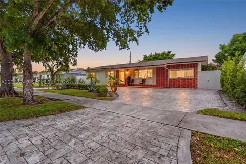 2700 SW 96th Ave, Miami, FL 33165