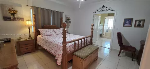 Bedroom - 17665 NW 87th Ct, Hialeah, FL 33018 photo 2 of 3