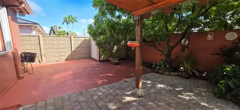 Exterior - 17665 NW 87th Ct, Hialeah, FL 33018 photo 5 of 9
