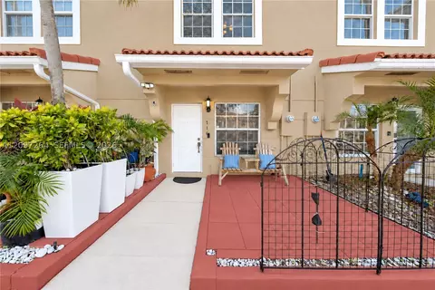 716 SW 122nd Ave, Pembroke Pines, FL 33025