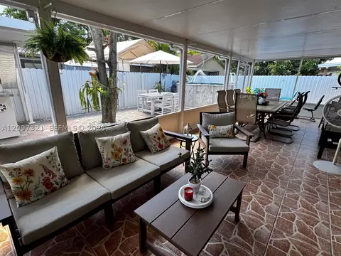 Exterior - 5836 NW 199th St, Hialeah, FL 33015 photo 4 of 12
